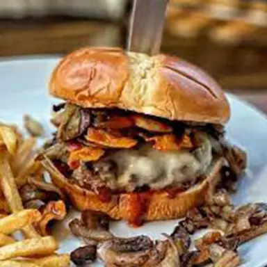 CLASSIC MUSHROOM CHICKEN BURGER